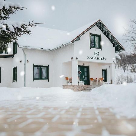 Kadarhaz Bed & Breakfast Vlahita Bagian luar foto