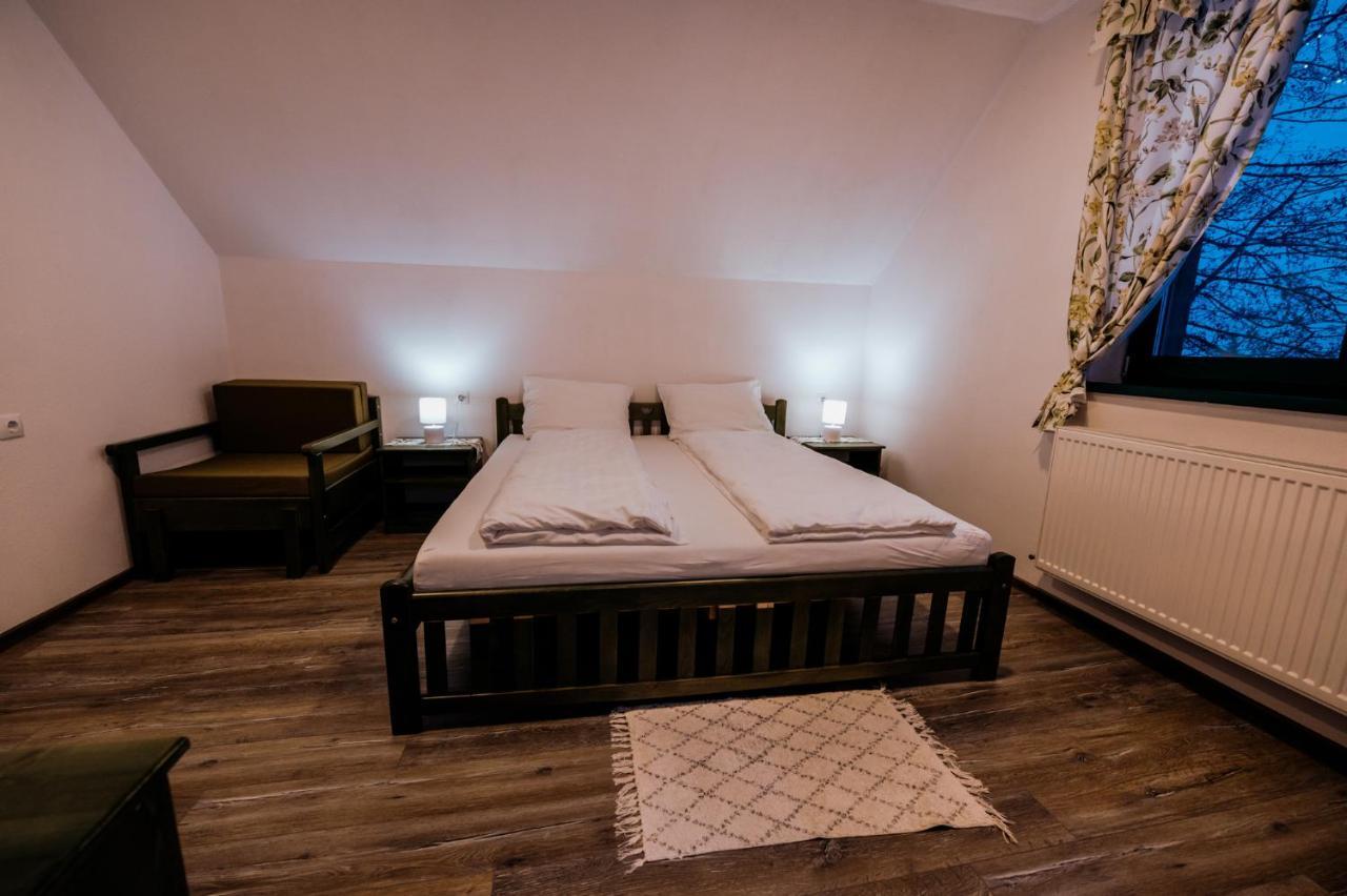 Kadarhaz Bed & Breakfast Vlahita Bagian luar foto