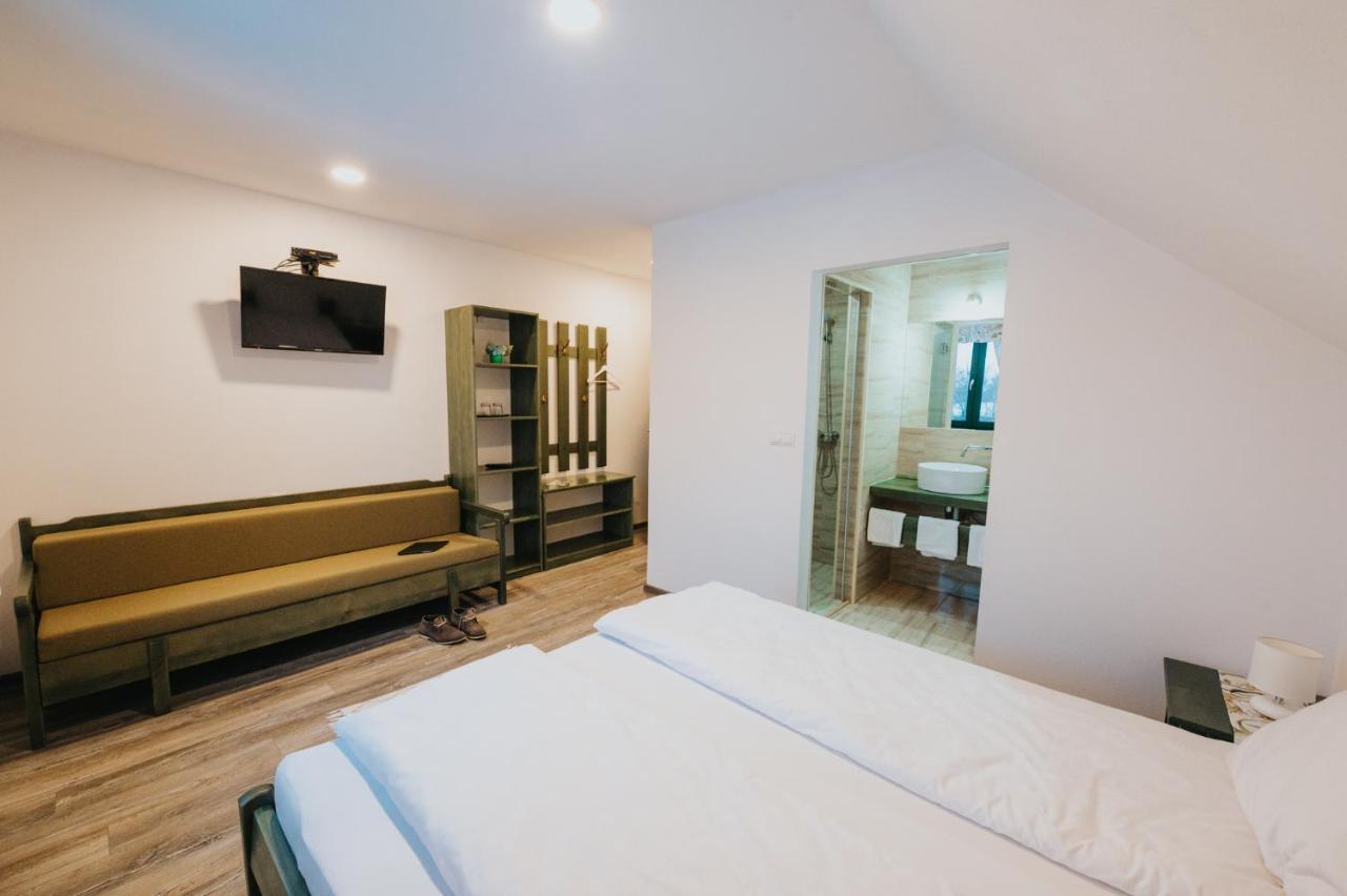 Kadarhaz Bed & Breakfast Vlahita Bagian luar foto