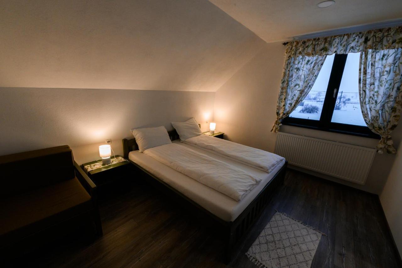 Kadarhaz Bed & Breakfast Vlahita Bagian luar foto